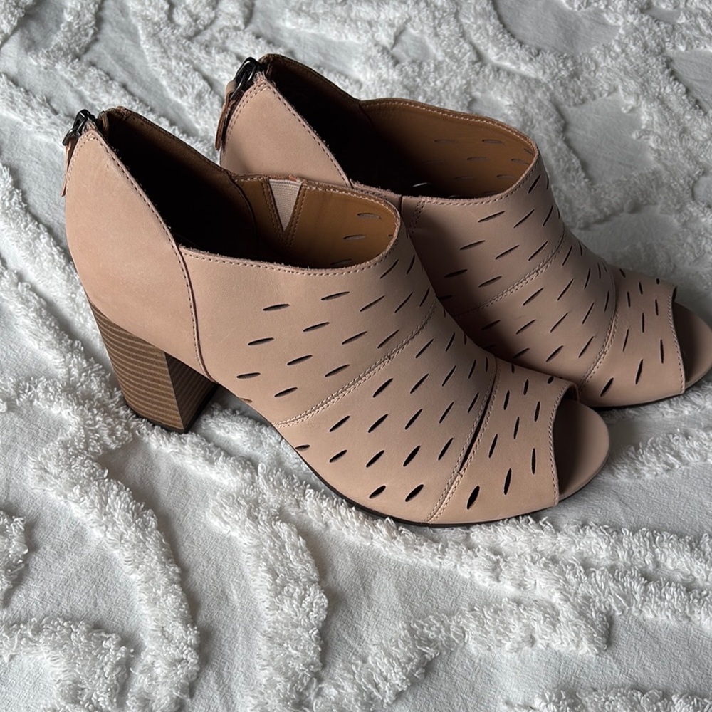 Clarks Women's Tan Peep-Toe Heeled Booties